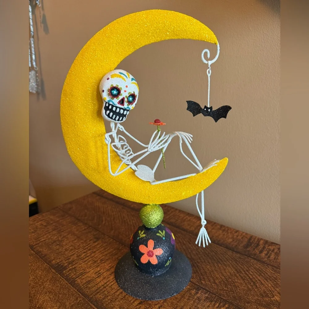 RARE Pier 1 Glitter Metal Sugar Skull Skeleton
on Moon. Like New Condition - Picture 1 of 10